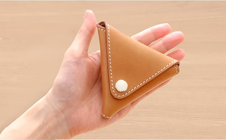 牛革 三角コインケース (小銭入れ) ナチュラル | 本革 レザー 革製品 小物入れ 男女兼用 メンズ レディース 革小物 財布 ミニ財布 ウォレット 日本製 北海道 滝川市