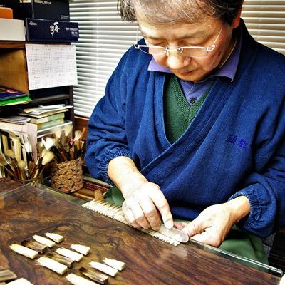ふるさと納税 杵築市 筆工房楽々堂の貴重なイタチ毛の超長峰筆 |  | 03