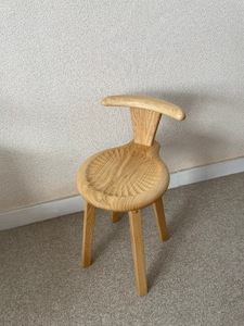 椅子 いす スツール チェア 無垢材 家具 おしゃれ 人気 おすすめ 新生活 一人暮らし 国産 栗の木 栗材 ダイニングチェア 木製 藤枝家具 木工品 日用品 遊木舎 LIM11 ポムチェアー ( イ
