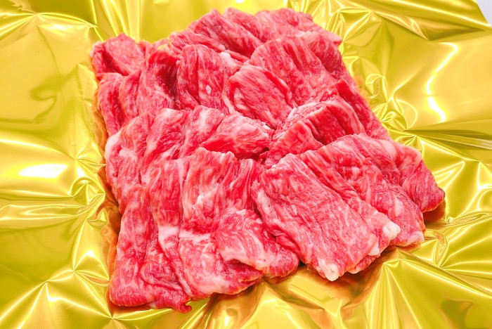 
            松阪牛 うす切り焼肉 （ モモ ・ バラ ・ カタ ） 800g ／ 冷凍 瀬古食品 松阪肉 ギフト箱入 名産 ブランド 霜ふり本舗 牛肉 お肉 肉 和牛 黒毛和牛 国産 国産牛 ブランド牛 焼肉 焼肉用 ギフト 贈答 産地直送 松阪 牛 赤身 脂身 三重県 大台町 (415)
          