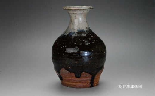 １点もののため、予めご了承ください。
木箱に入ってのお届けとなります。　