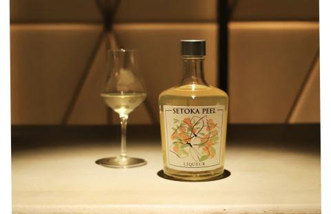 XSELQ 【串間産せとか果皮を使用したリキュール】SETOKA PEEL LIQUEUR 41％ 500ML【松露酒造株式会社】