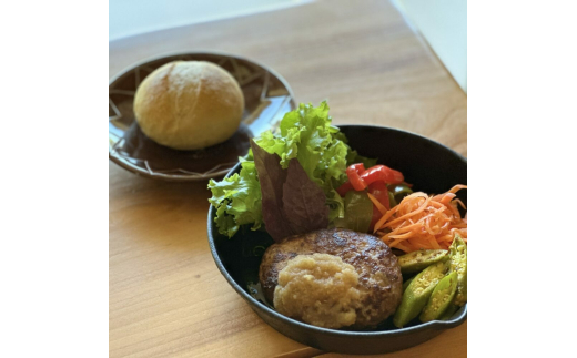 自家製ハンバーグ (4人前) ハンバーグ 肉 冷凍 惣菜 ギフト 沖縄市 / みやんち STUDIO&COFFEE [BCCX012]