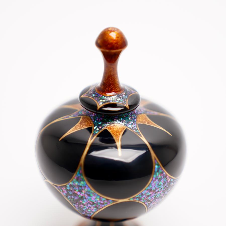 ＜うるしアートはりや＞光華紋蒔絵香水瓶「碧煌（へきこう）」