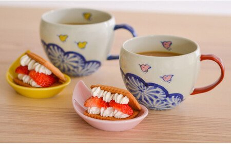 有田焼 雲千鳥 まるマグ 2個セット【まるぶん】食器 器 うつわ 磁器 陶磁器 カップ マグカップ ペアカップ 2個 セット ペア 千鳥 蛸唐草 縁起物 イエロー ピンク ブルー 電子レンジ対応 35
