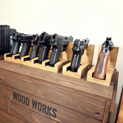 ふるさと納税 横手市 WOOD WORKS ハンドガンスタンド 5丁掛【ライトブラウン】2個セット! |  | 01