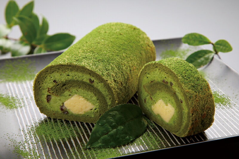 【ふるさと納税】 抹茶 ロールケーキ 2本 120×80×70mm/本 静岡 お茶 スイーツ お菓子 抹茶ムース チャロル ふんわり しっとり 生地 甘納豆 和菓子 贈り物 ギフト デザート カフェ 抹茶スイーツ 手土産 おやつ 老舗 名物 三島市 静岡県