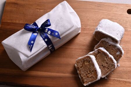 ＜2025年11月発送＞プレジールのクリスマスシュトーレン【ドイツ伝統菓子 ドライフルーツ ナッツ スイーツ ケーキ 焼き菓子 パン おやつ デザート ギフト プレゼント お取り寄せ 贈答用 贈り物 