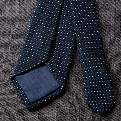 【手織りネクタイ】ダークネイビー ラインドットタイ kuskafabric【高島屋選定品】【1691257】