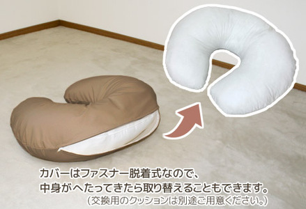 らくらくU字クッション　合皮レザー　スマホ枕　授乳クッション_ブラウン【G0589】