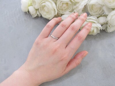 U字ラインの上品なプラチナダイヤモンドリング　FRU207L-D8