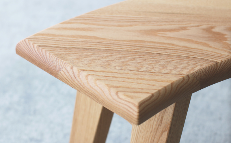 ベンチ 木製 ラウンドベンチ オーク材 ダイニング チェア 背もたれ 無し 丸テーブル 椅子 無垢 秋山木工 秋山木工株式会社 家具 インテリア 静岡県 藤枝市 