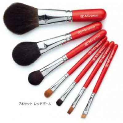 ふるさと納税 熊野町 熊野化粧筆　レッドパール7本セット&携帯用ポーチB-J |  | 01