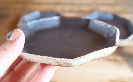 【美濃焼】八角皿モノトーンA５点 セット【リスの木食器工房】 皿 小皿 プレート おしゃれ 陶器 焼き物 電子レンジ ギフト 贈答 八角  [TCT018]