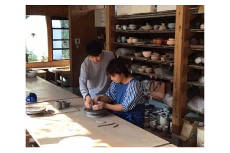 数量限定アトリエ・ギャラリー大 陶芸体験チケット（1名様分）【陶芸作家 作家から学ぶ陶芸教室 陶芸体験 手びねり 電動ロクロ 茶碗 器  】