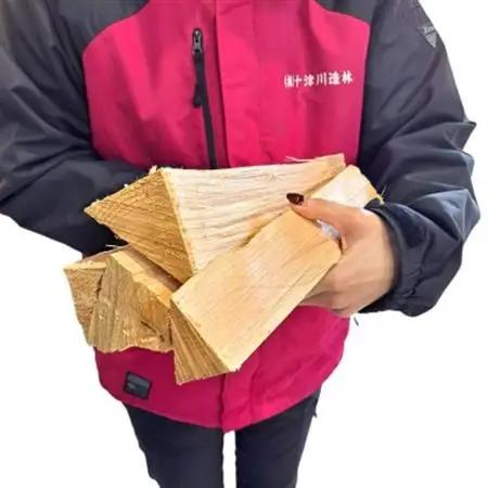 奈良県十津川産「針葉樹 ヒノキ薪セット」自然の香りを楽しむ。 キャンプやアウトドアにおすすめ!【1588775】