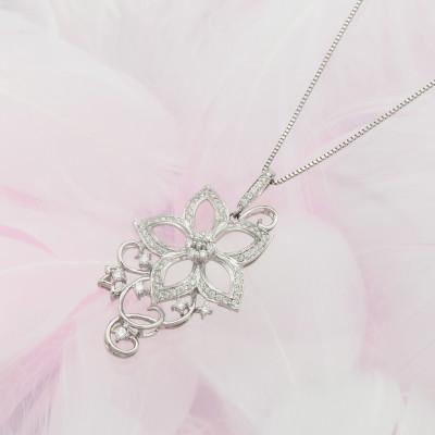 ふるさと納税 山梨県 PT900/PT850 0.41ctフラワーダイヤモンドネックレス　HH018653 |  | 01