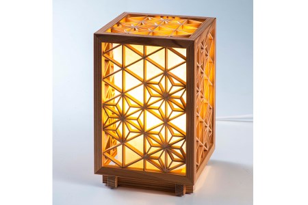 組子細工の空間照明「乱れ組子 （麻の葉）」小型《W138×H205×D138（mm）》秋田杉 間接照明 フロアライト 大湊文吉商店 新潟県加茂市