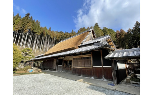 
うだ薬湯の宿　やたきや　ご宿泊券　1棟貸し／なつかしいみらいクリエイター　古民家　ホテル　１泊２食付き　８名様　奈良県　宇陀市
