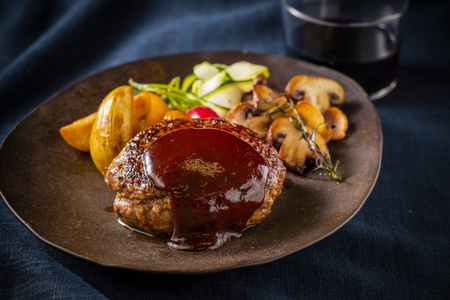 【定期便】別海和牛 別海和牛ハンバーグ 7個(140g/個) × 3ヵ月 【全 3回】 （ 和牛 別海和牛 牛肉 はんばーぐ ハンバーグ 北海道 別海町 人気 ふるさと納税 ）