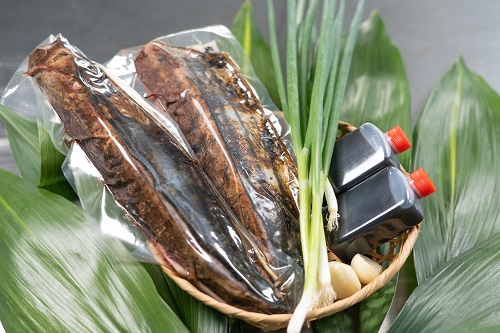一本釣り地鰹の藁焼きタタキ ( 生 ) 7?8人前 冷蔵 高知 久礼 ど久礼もん かつおのたたき わら焼き 薬味 タレ付き  日戻り 生鰹 本場 新鮮 タタキ 鰹のタタキ