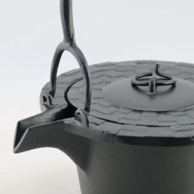 ふるさと納税 高岡市 【高岡銅器】アルミ鋳物　燗鍋　市松　黒色 |  | 01