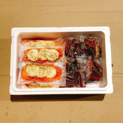 ふるさと納税 根室市 サーモンカプレーゼ計1.5kg&鮭とば100g×9P D-09045 |  | 02