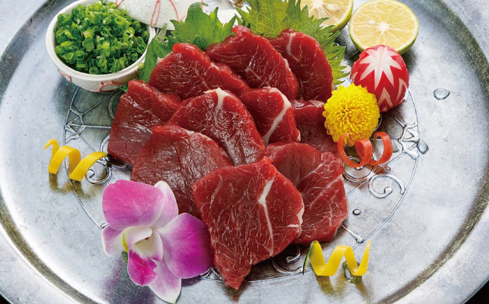 国産 上赤身馬刺し 約800g（菊陽町） / 馬刺し 馬肉 ばにく うま 馬 ウマ ばさし ブロック 馬刺 basasi 濃厚 冷凍 あかみ 赤身馬刺し 熊本県 菊陽町【菊陽町(阿蘇牧場)】 [BHA