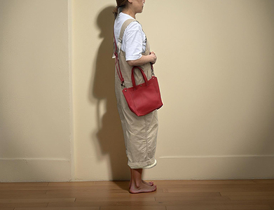 【 八幡レザー 】ショルダー付き トートバッグ 赤 【DP11W】 カバン 鞄 かばん トートバッグ ショルダーバッグ 牛革 レザー 軽量 レッド