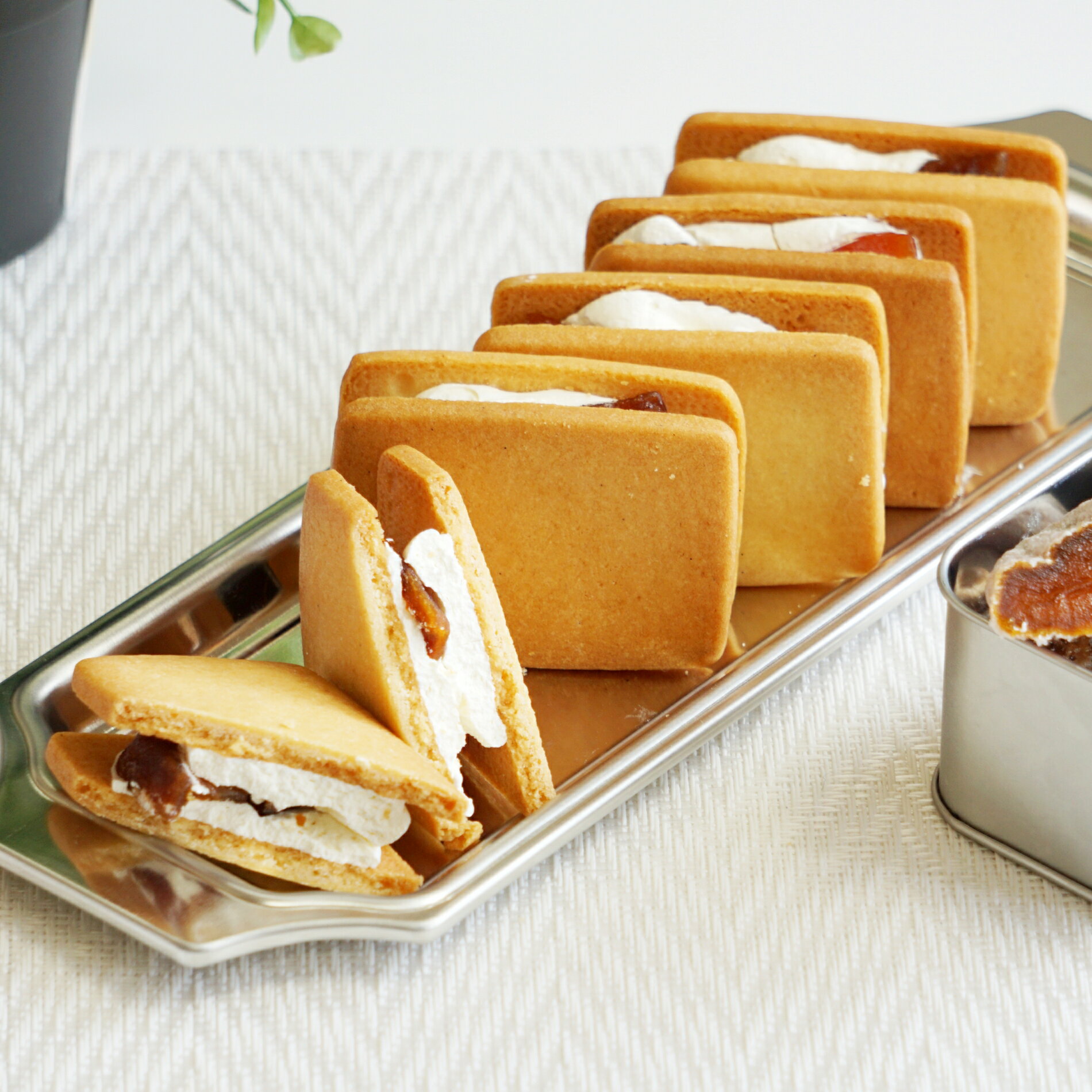【ふるさと納税】干し柿 バターサンド 6個入 | 干し柿 バターサンド スイーツ お菓子 おかし 洋菓子 おやつ 濃厚 詰め合わせ セット ギフト プレゼント 贈り物 冷凍 長野県 飯田市 信州 AJ12