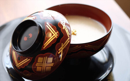 【伝統工芸品】【秀衡塗】「煮物椀（雲紋・黒内古代朱）」5客【ocy915-koda-kum-5A】