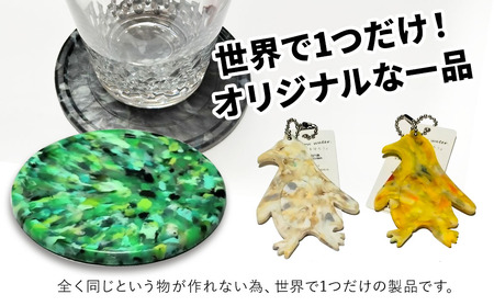 アップサイクルコースター1枚 キーホルダーペンギン1枚 海洋プラスチック 無着色 サスティナブル 大分県産 九州産 津久見市 国産 送料無料【tsu004904】
