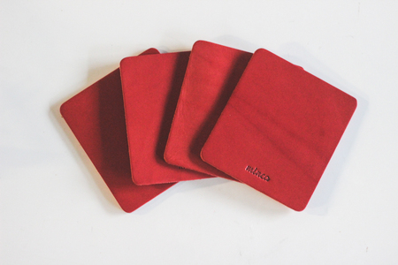 【minca】栃木レザーのコースター4枚セット  自宅、オフィス、キャンプシーンでのカフェタイムに/レッド　667【日用品 人気 おすすめ 】