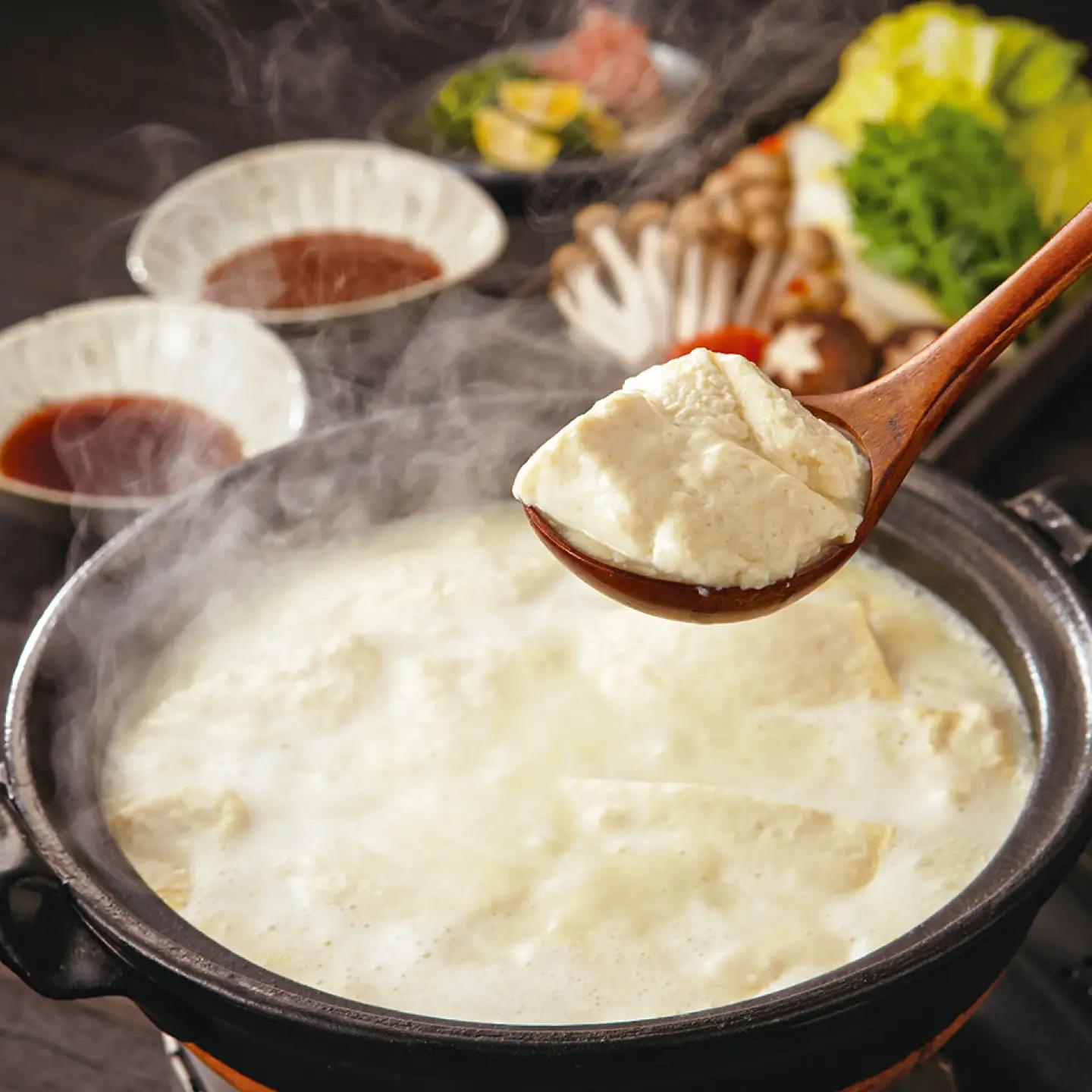 温泉湯豆腐（400g×3）胡麻だれ付 / 湯豆腐 嬉野温泉 / 佐賀県 / 株式会社佐嘉平川屋[41AFAA001]