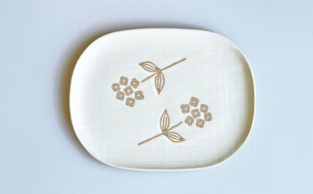 【瀬戸焼】wanohana大皿（白）【株式会社カネ三商店】 / 皿 食器 / 瀬戸市[BBDD004]