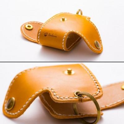 ふるさと納税 雲南市 総手縫いで仕立てた　本革のスマートキーケース(イエロー) |  | 02