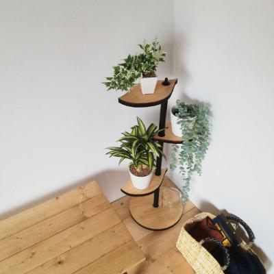ふるさと納税 守口市 葉っぱのスタンドシェルフ 3段タイプ 360度回転 ナチュラル ガーデンラック 完成品 |  | 02