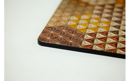 【箱根寄木細工　マウスパッド　亀甲】デスク周りをお洒落に演出【寄木細工マウスパッド亀甲 W180×H180×D5ｍｍ 麻の葉亀甲柄 亀甲模様 木製品　木の温かみ コンパクトサイズ 花台 神奈川県 小田