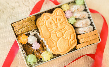 クッキー缶 招いてにゃんこ 小角缶 洋菓子 焼菓子 スイーツ かわいい猫 ギフト プレゼント 贈り物 ご褒美_0077-001-se6