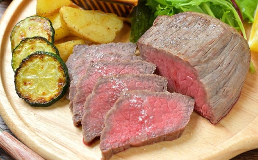 佐賀牛ローストビーフタレ付き!
やわらかい赤身、お肉の旨みを贅沢に堪能できます。
パーティー、誕生日、記念日におススメ♪