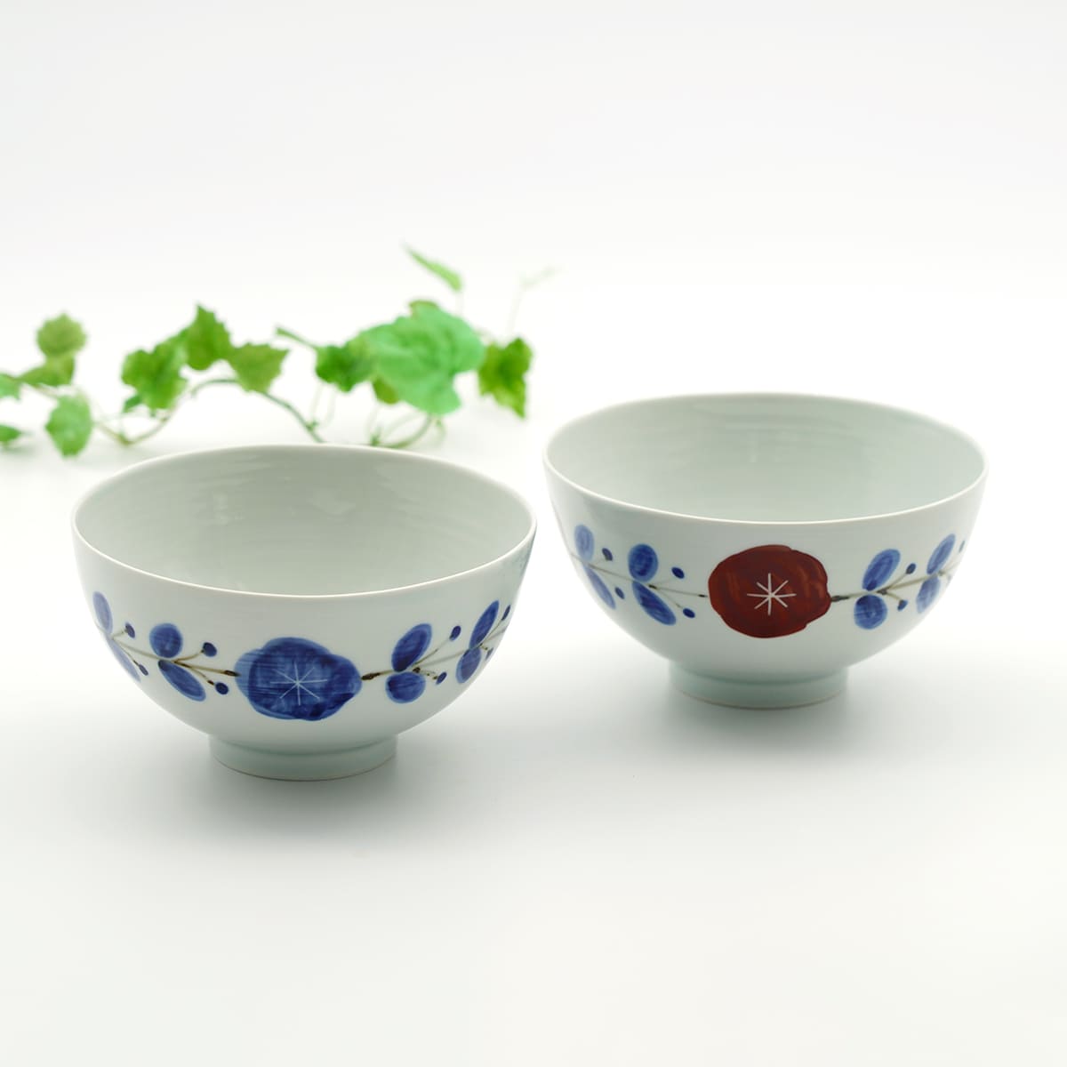 【ふるさと納税】有田焼 麺類から丼ものまで多用途に使える「花つなぎ丼」ペア 深海三龍堂 ラーメン うどん どんぶり 丼ぶり 鉢 深鉢 ボウル 食器 30000円 3万円 A30-712