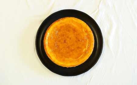 コザの町から生まれたチーズケーキ『ゴールドプレーン 』Lホール (18cm / 650g) チーズケーキ ケーキ 冷凍 取り寄せ ギフト 沖縄市 / 株式会社ファーストマーク[BCBR001]