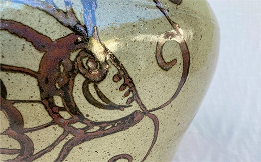叩き絵唐津魚文壺