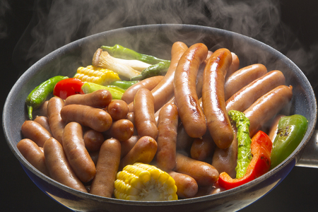 ZL-2 山崎ハム オールポーク あらびきプレーンウインナー 1kg (500g×2パック) プレーンウインナー あらびき 粗挽き パリッ 惣菜 お弁当 おつまみ バーベキュー BBQ ウインナー 人