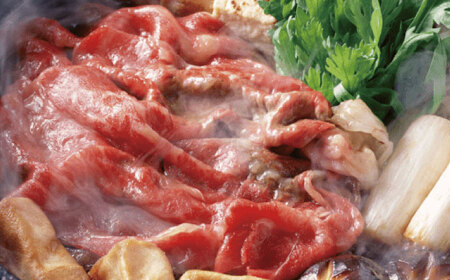 A5ランク 佐賀牛 すき焼き・しゃぶしゃぶ用 モモ 計600g（200g×3パック） / 佐賀県 / 株式会社ナチュラルフーズ [41AFAB011]