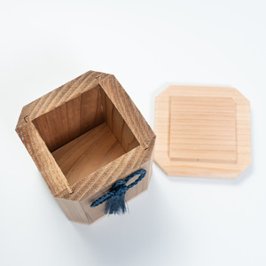 伝統工芸 とくしま 杉 骨箱 藍染 2.5寸【 杉の 骨壺 】