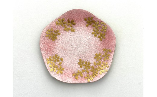 《受注生産》銀張り七宝梅花型 金彩桜 アロマストーンプレート [薄桃]／ 赤羽七宝舎 SUWAプレミアム 認定商品 アロマ アロマストーン アロマプレート 父の日 母の日 敬老の日 誕生日 プレゼント ギフト 贈り物 記念品 工芸品 民芸品 おすすめ 信州 長野県 諏訪市 諏訪 【87-05P】