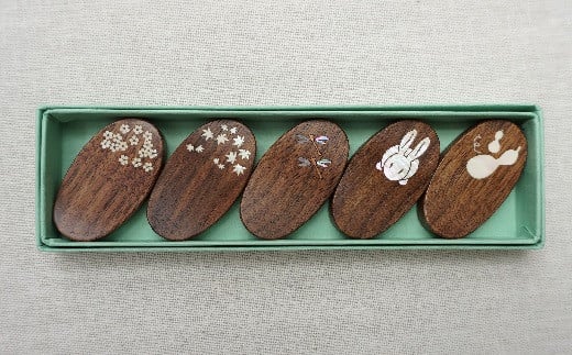 貝象嵌箸置き（ウォールナット）