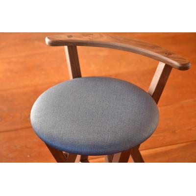 ふるさと納税 弥彦村 マカロンスツール 　カラフルなくつろぎ　　アメリカンウォールナット材×ブルー |  | 02