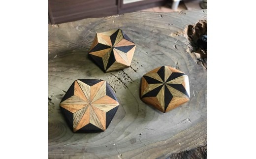 ※麻の葉よせ木　ブローチ ◇